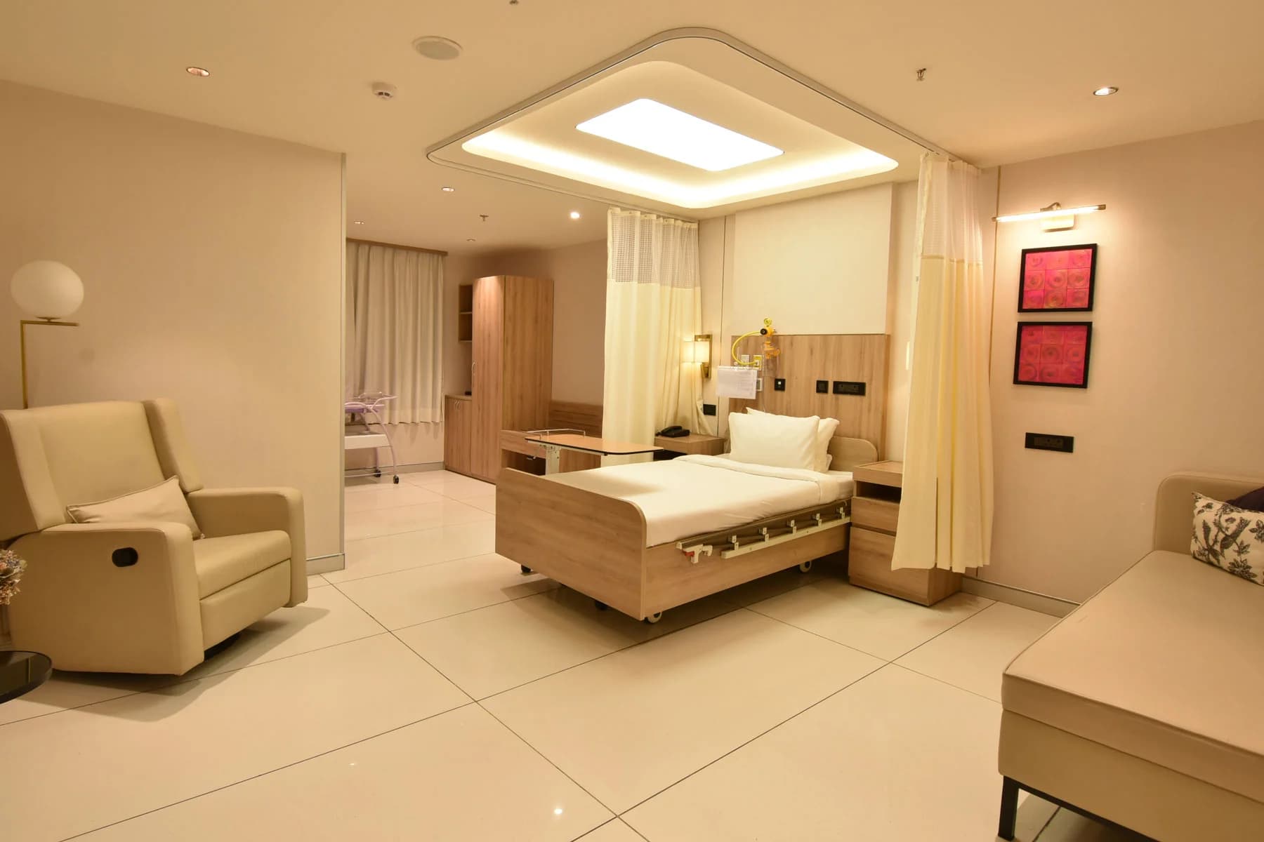 Cloudnine Hospital - Gaur City, Noida